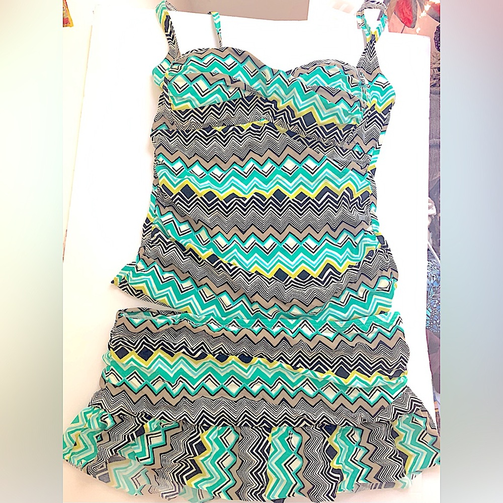 LA BLANCA - 2 Piece SET Skirted Tankini Diamond Zig Zag Design, Sz 8